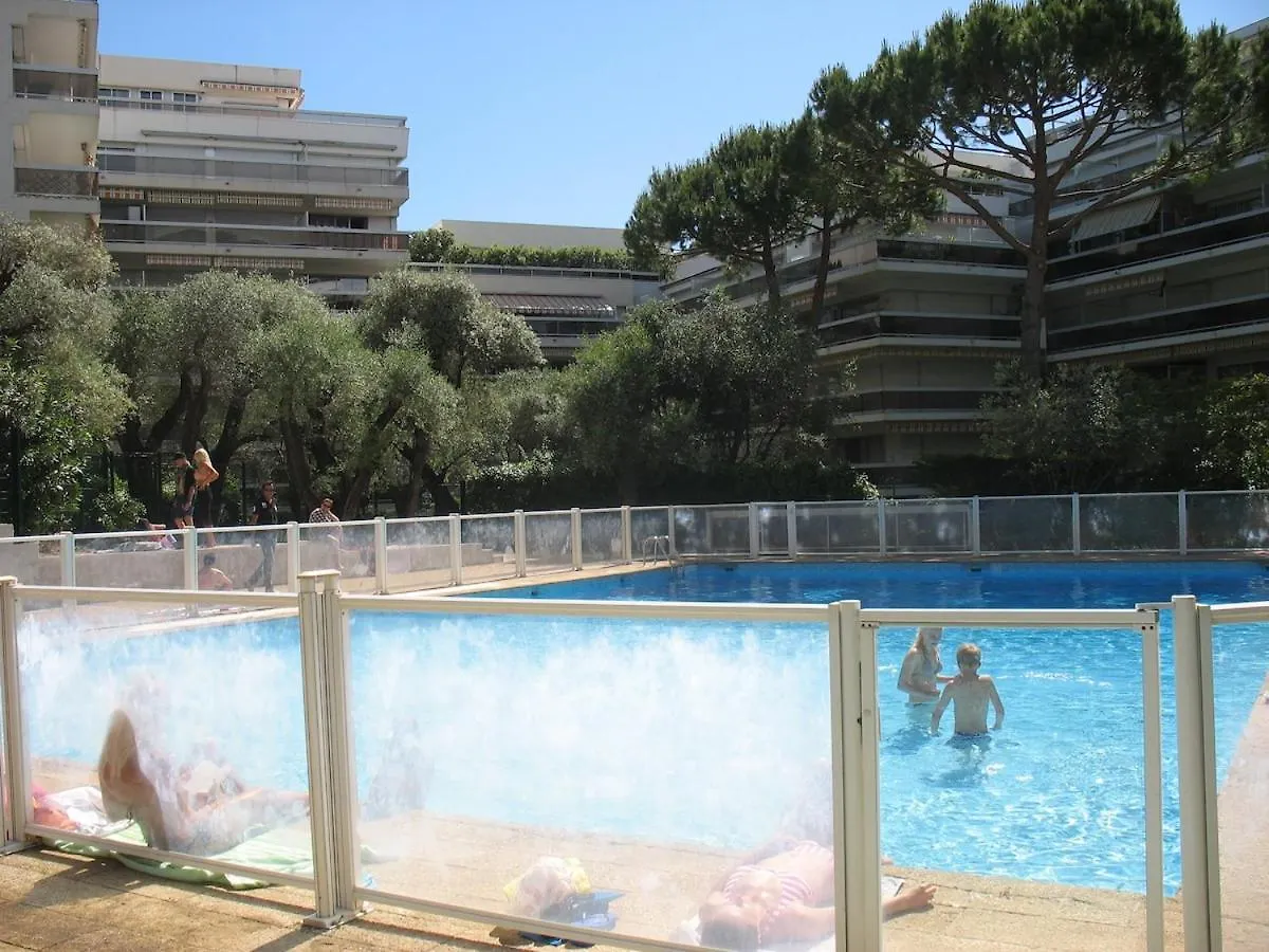 Joli Studio 4Pers Piscine Tout Confort Juan-les-Pins Holiday home