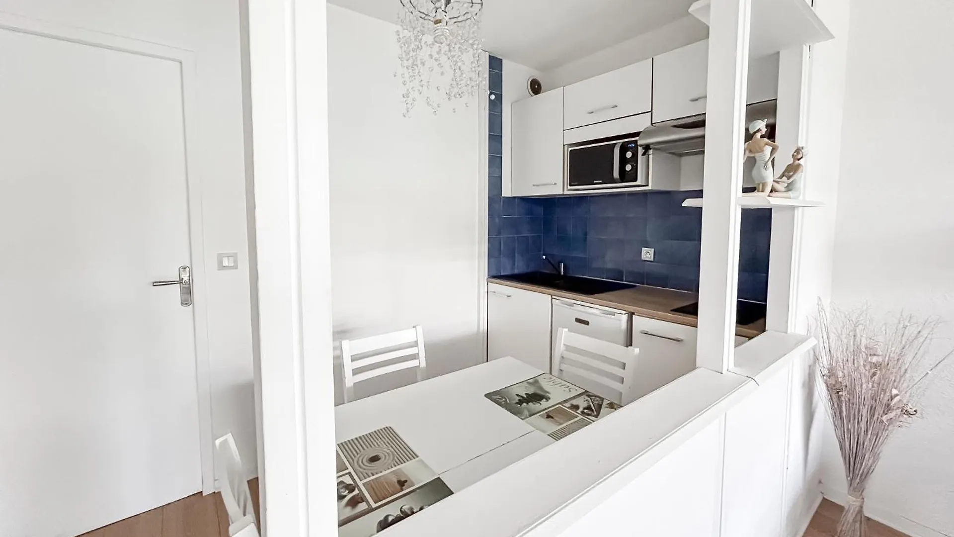Holiday home Joli Studio 4Pers Piscine Tout Confort Juan-les-Pins