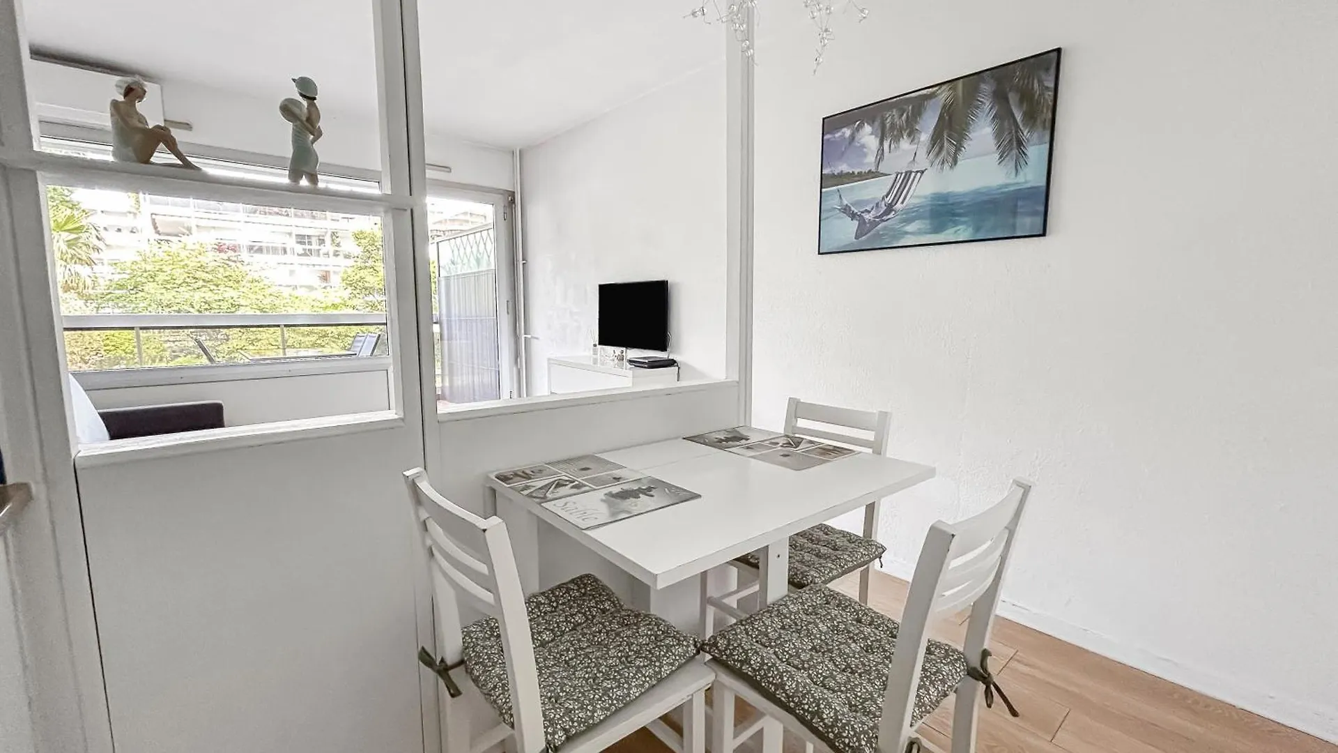 Holiday home Joli Studio 4Pers Piscine Tout Confort Juan-les-Pins