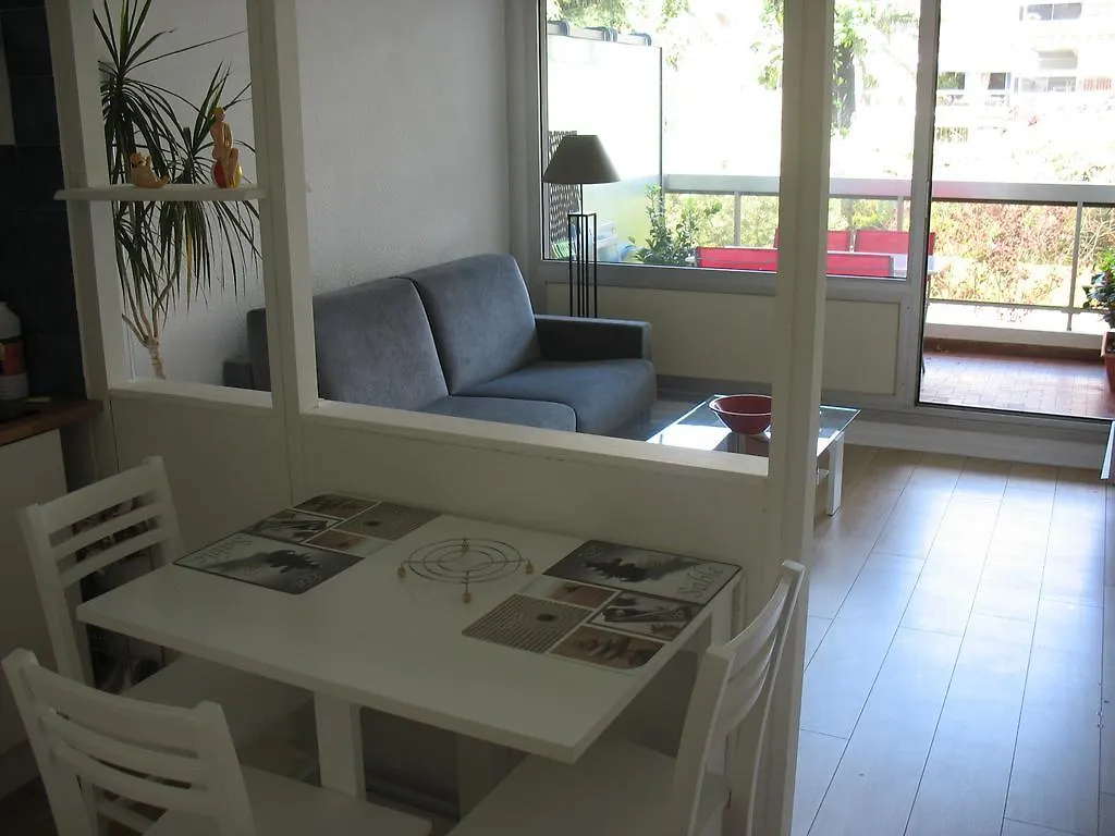 Holiday home Joli Studio 4Pers Piscine Tout Confort Juan-les-Pins